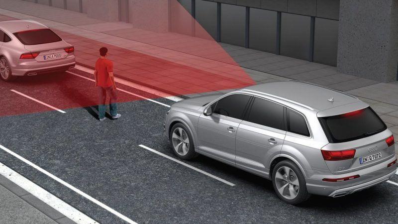 Audi-Q7-front-camera-fire-scaled-1