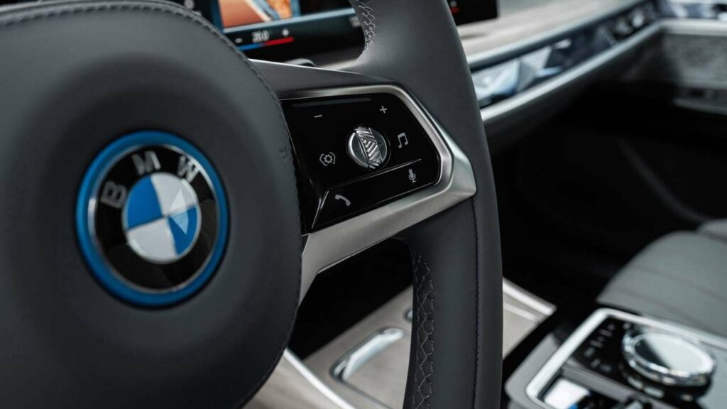 BMW-i7-windscreen-wipers