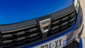 Dacia-Sandero-Logan-bonnet-lock-recall
