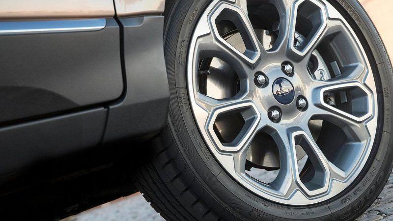 Ford-EcoSport-wheel