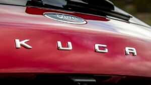 Ford-Kuga-Porsche-Cayenne-fire-risk