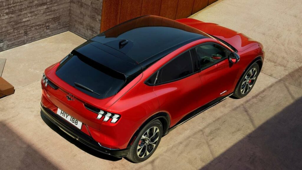 Ford-Mustang-Mach-E-panoramic-glass-roof