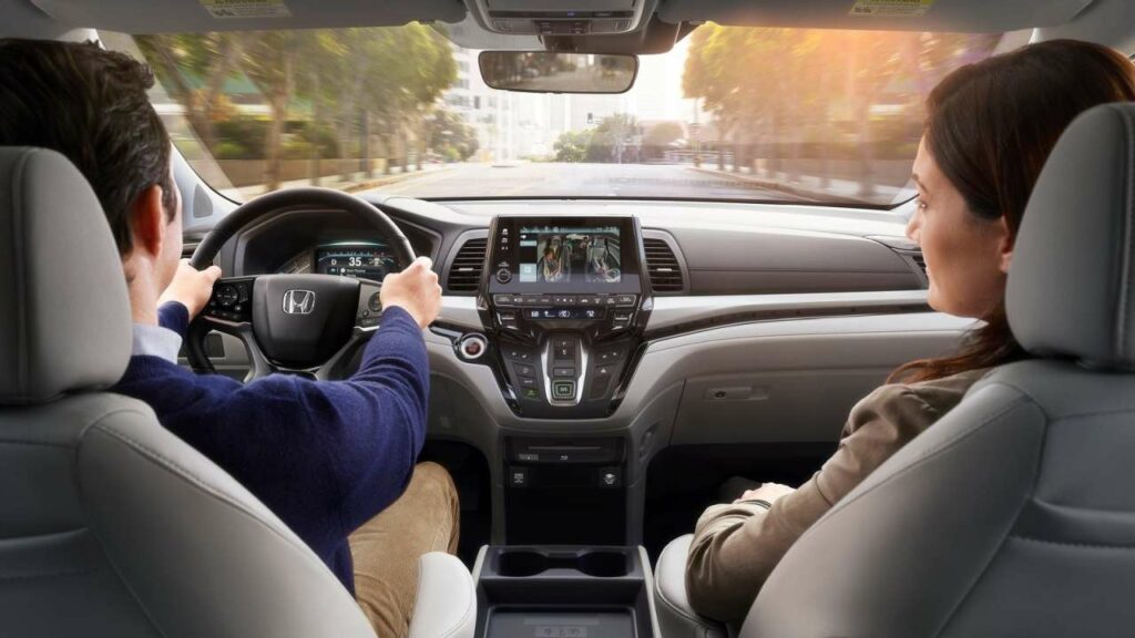 Honda-Odyssey-2018-seat-belt-release-kba