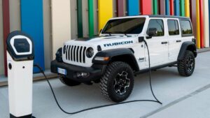 Jeep-Wrangler-4xe-2022-drive