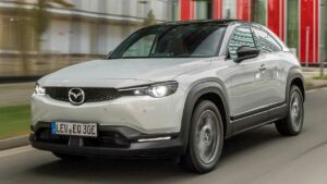 Mazda-MX-30-brake-lights-assist