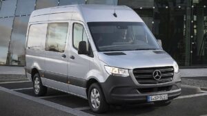 Mercedes-Benz-Sprinter-interior-fan-kba