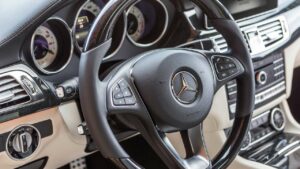 Mercedes-Benz-bolts-steering-box