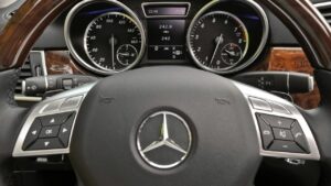 Mercedes-Benz-bolts-steering-kba