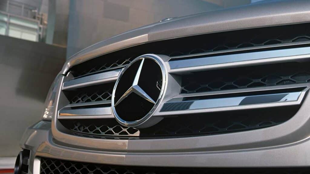 Mercedes-Benz-recall-brakes