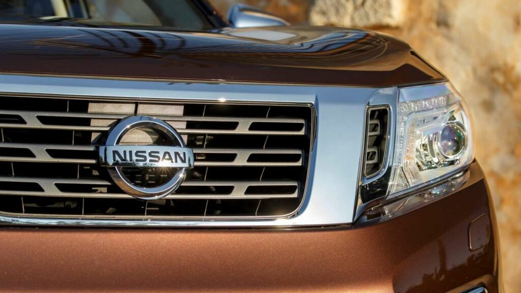 Nissan-NP300_Navara-2016-SCR-system-kba