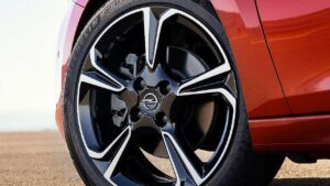 Opel-Corsa-Incorrect-rims