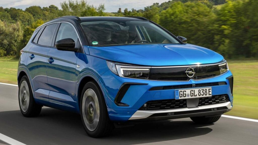 Opel-Grandland-water-penetration-fire-kba