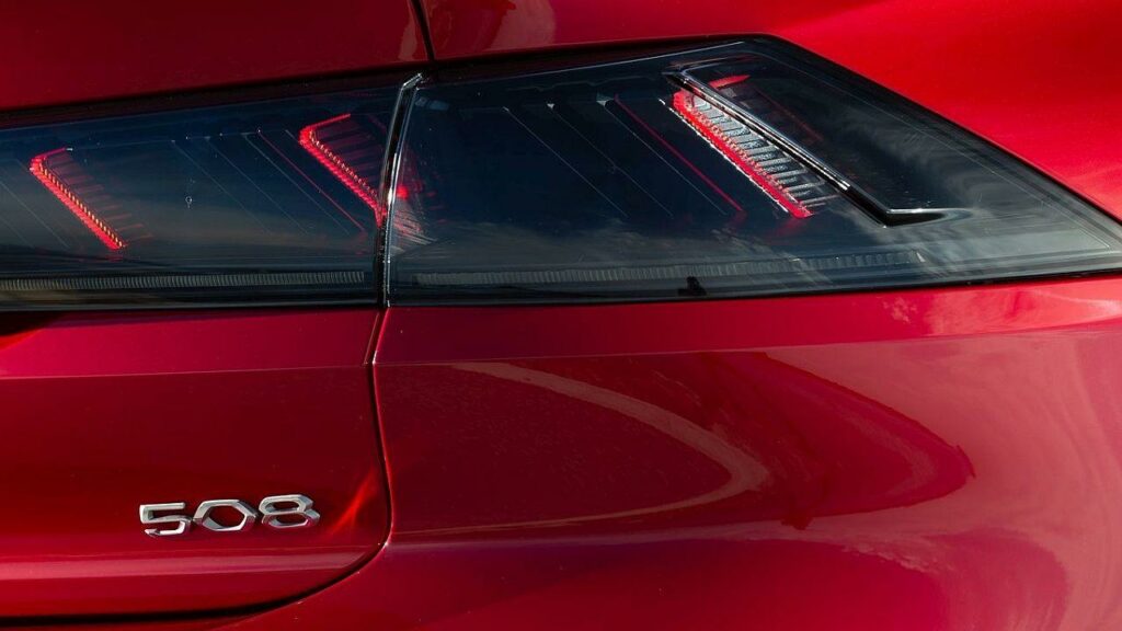 Peugeot-508-brake-hoses-vw-amarok-spare-wheel