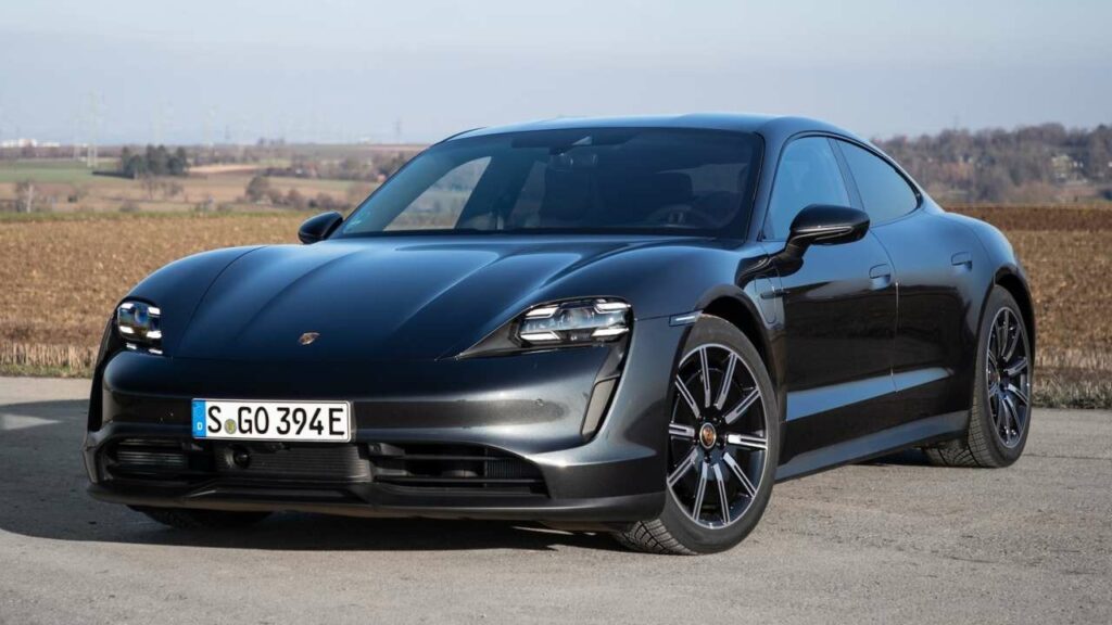 Porsche-Taycan-2023-moisture-penetration-fire-kba