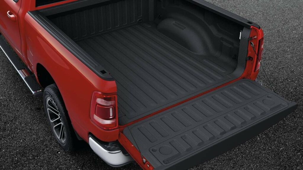 Ram-tailgate-open-while-driving