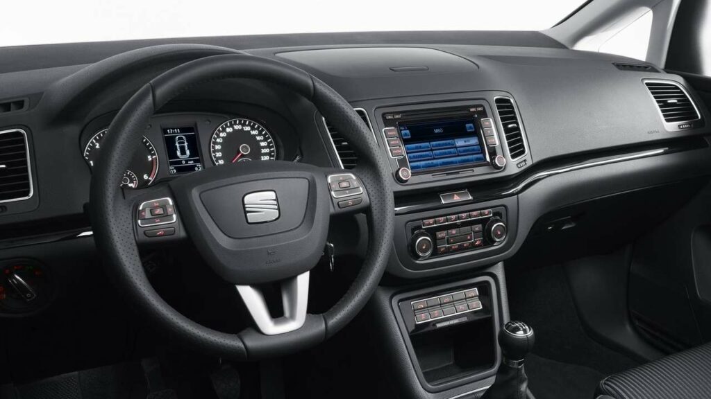 Seat-Alhambra-driver-airbag