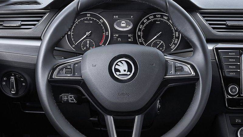Skoda-Superb-svolavaci-akce-airbag