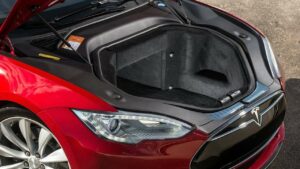 Tesla-Model-S-bonnet-latch-recall