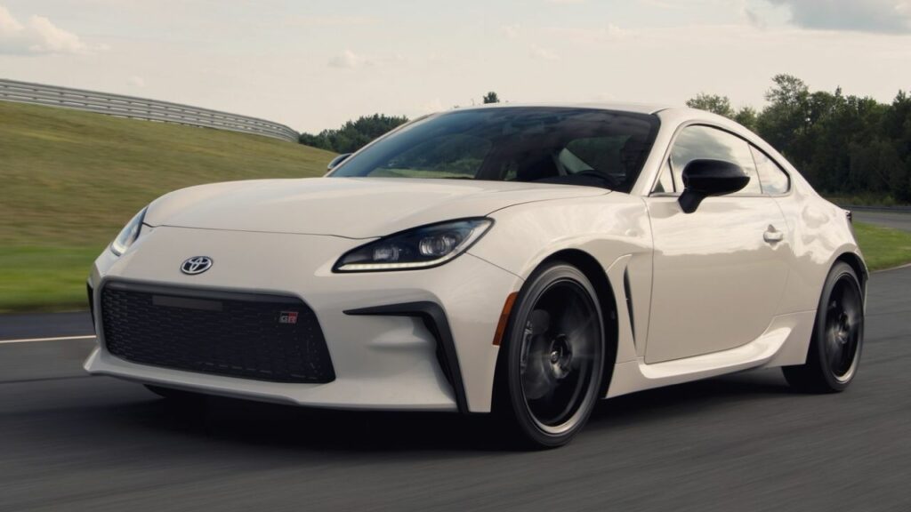 Toyota-GR86-2022-rear-lights-failure-kba
