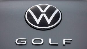 VW-Golf-8-2020-recall-e-call-audi-oil-leak