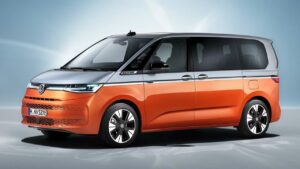 Volkswagen-Multivan-t7-2022-airbag-injury-fire