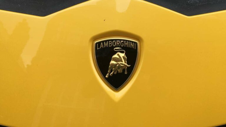 lamborghini-recalls-2022