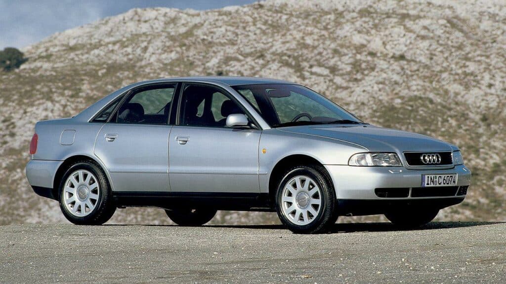 Audi-A4-1998-recall-airbag