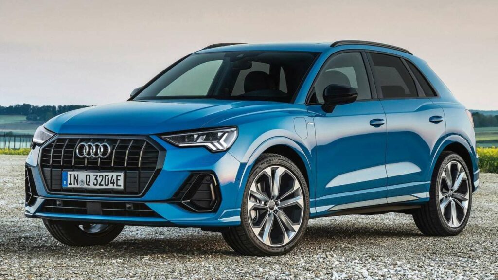 Audi-Q3-2021-engine-cover-fire