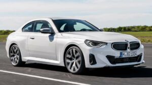 BMW-2-Series-2023-steering