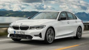 BMW-3-Series-2021-seatbelt