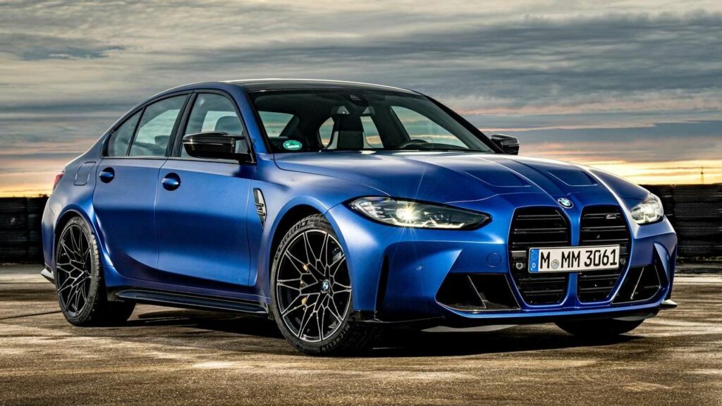 BMW-M3-2021-seatbelt