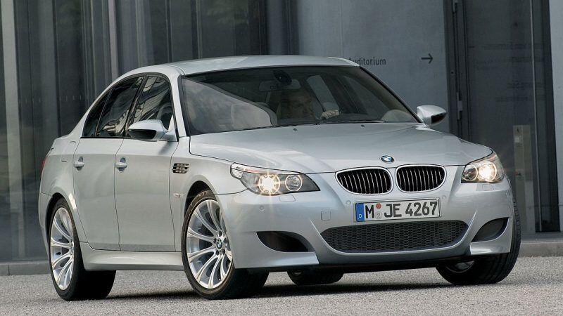 BMW-M5-2005-recall-battery-cable