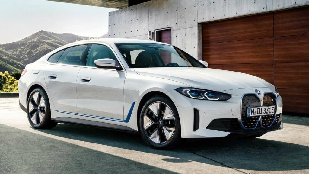 BMW-i4-2021-high-voltage-battery-damage