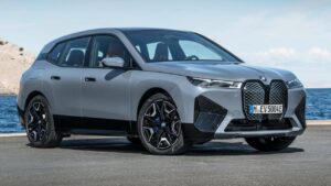 BMW-iX-2022-driver-airbag