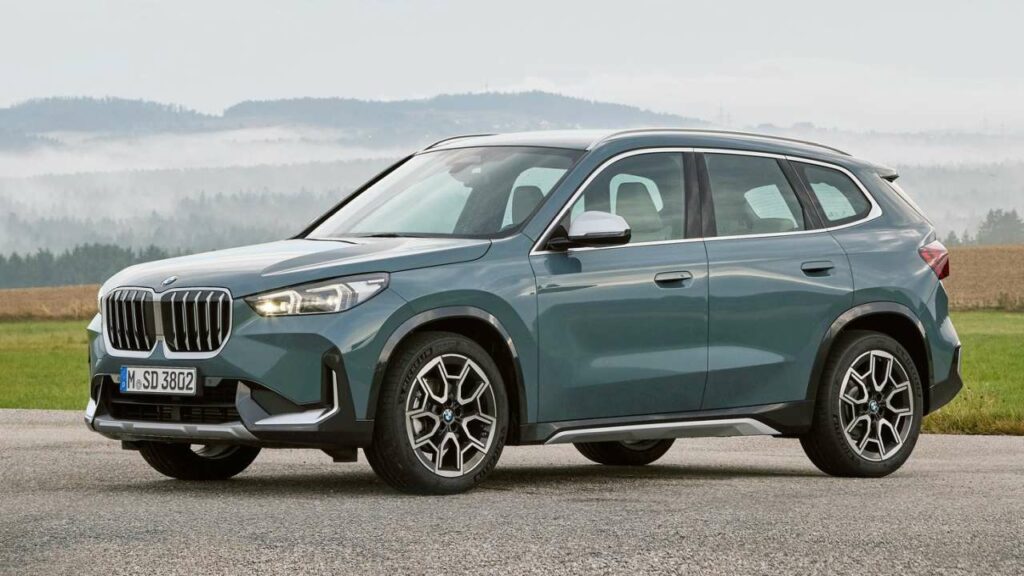 BMW-x1-safety-belts-second-row