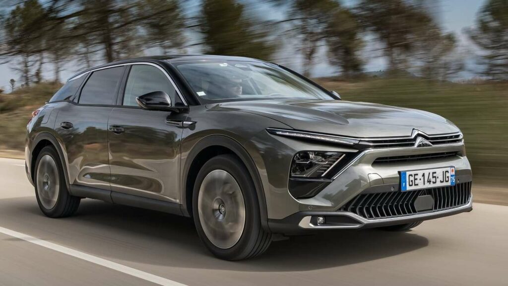 Citroen-C5-X-2022-leak-fuel