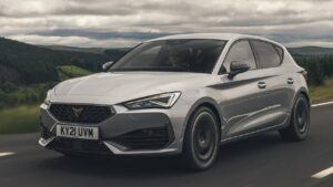 Cupra-Leon-2020-engine-cover-fire