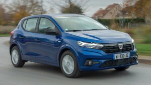 Dacia-Sandero-2021-bonnet-lock
