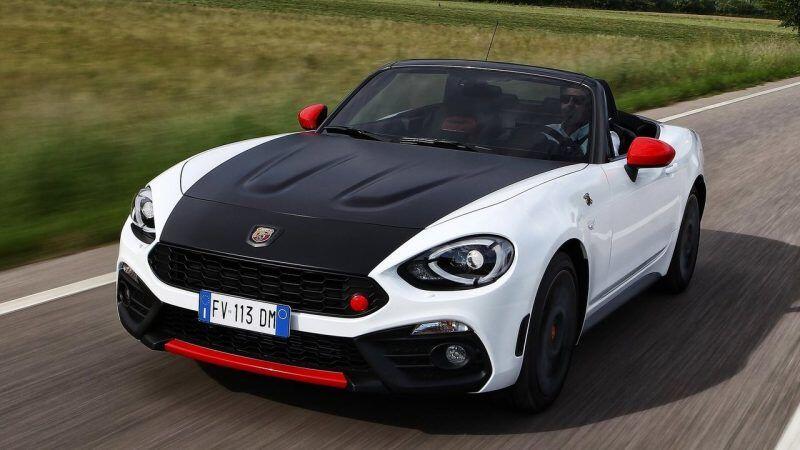 Fiat-124-Spider-Abarth-2017-recall-transmission-downshift-failure