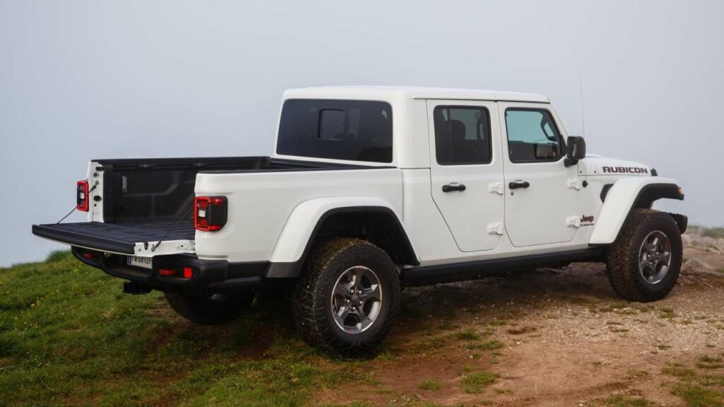 Jeep-Gladiator-2021-seat-belt-retractor