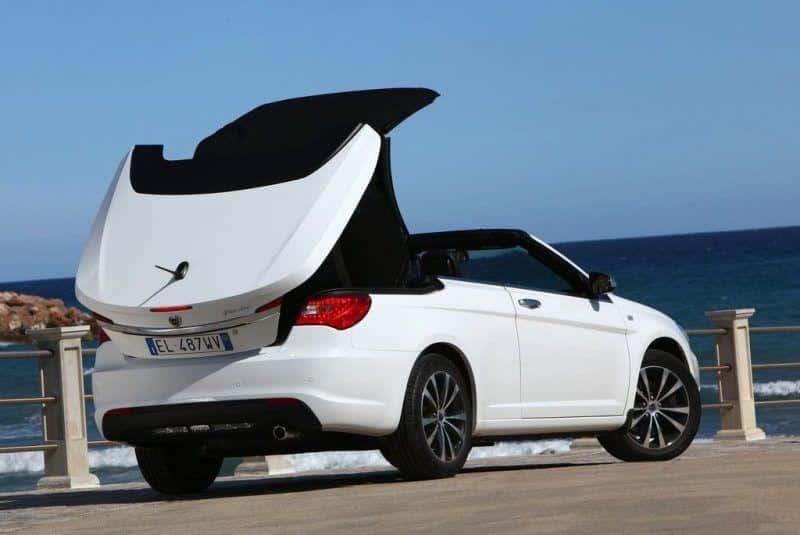 Lancia-Flavia-2014-recall-headrest