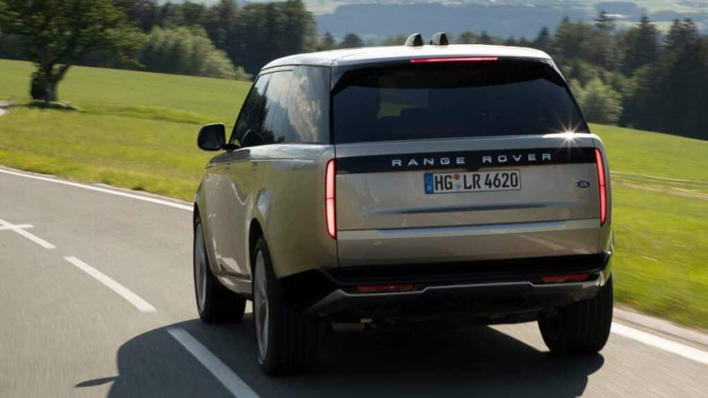 Land-Rover-Range-Rover-2022-tail-lamp-failure