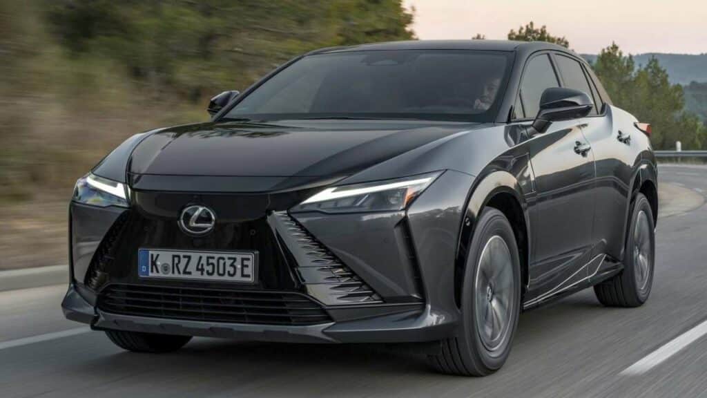 Lexus-RZ-2023-e-call