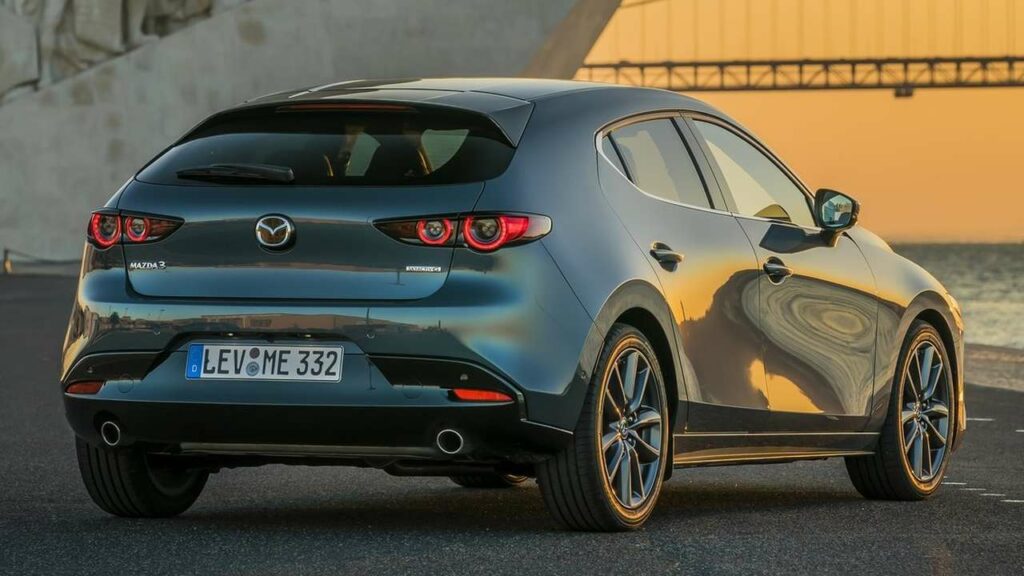 Mazda-3-2019-electric-liftgate