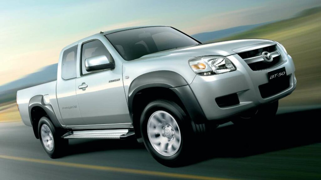 Mazda-BT-50-2006-airbag-explode