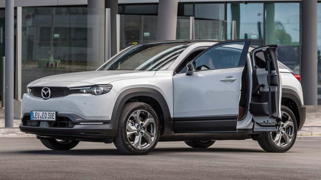 Mazda-MX-30-brake-lights-assist-1