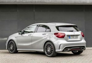 Mercedes-Benz-A-2015