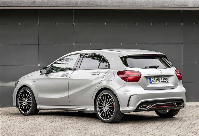 Mercedes-Benz-A-2015