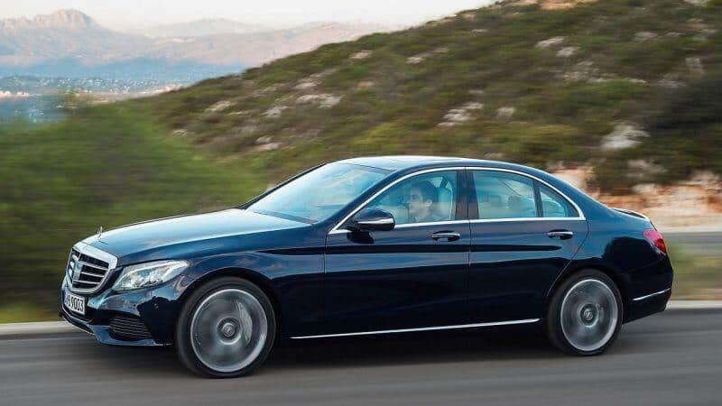 Mercedes-Benz-C-Class-2017-child-seat-airbag