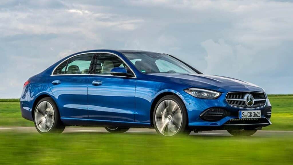 Mercedes-Benz-C-Class-2021-active-hood